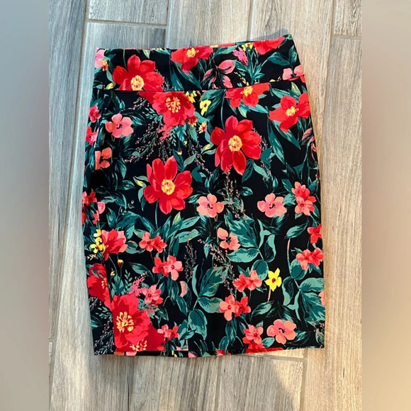 Maurices Floral Coastal Midi Skirt Size Medium - Picture 10 of 10